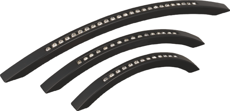 Maner negru din plastic cu model (X3-81-224MM)